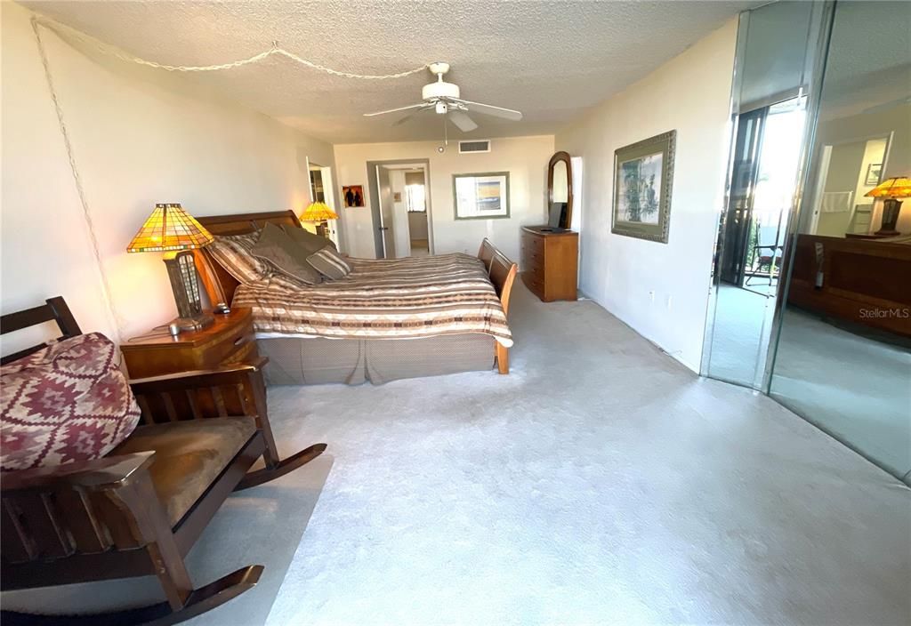 For Rent: $6,900 (2 beds, 2 baths, 1464 Square Feet)