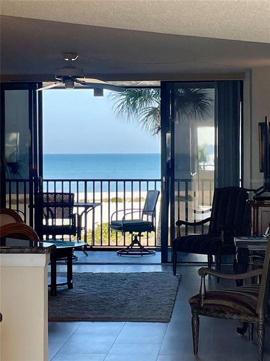 For Rent: $6,900 (2 beds, 2 baths, 1464 Square Feet)