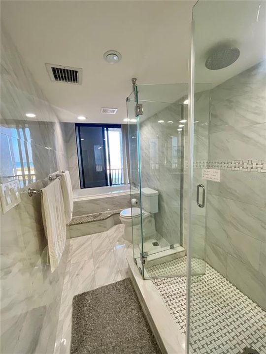 For Rent: $6,900 (2 beds, 2 baths, 1464 Square Feet)