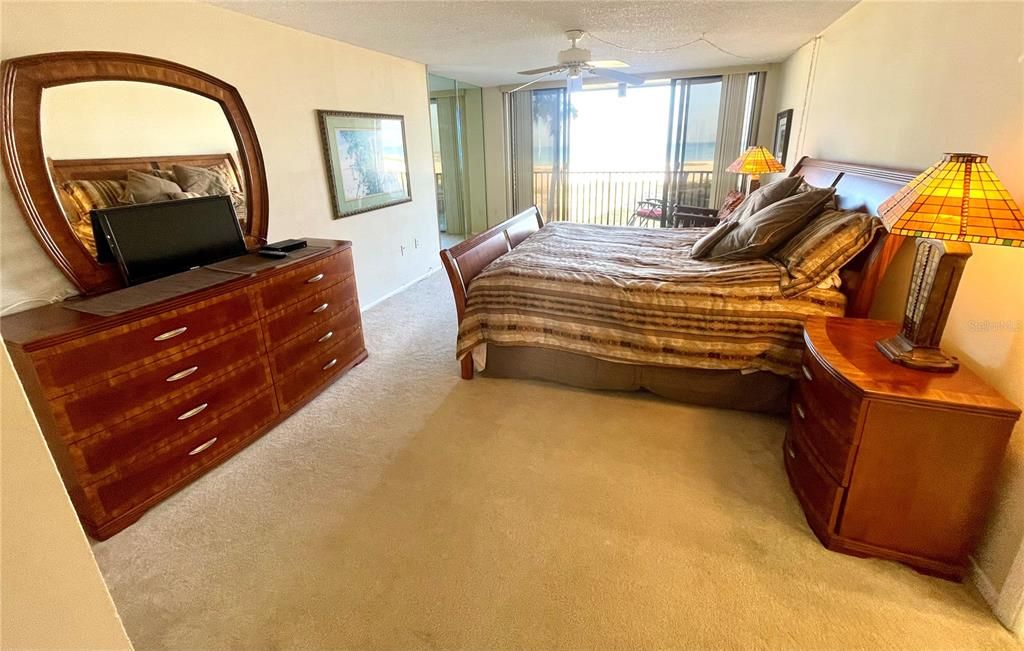 For Rent: $6,900 (2 beds, 2 baths, 1464 Square Feet)