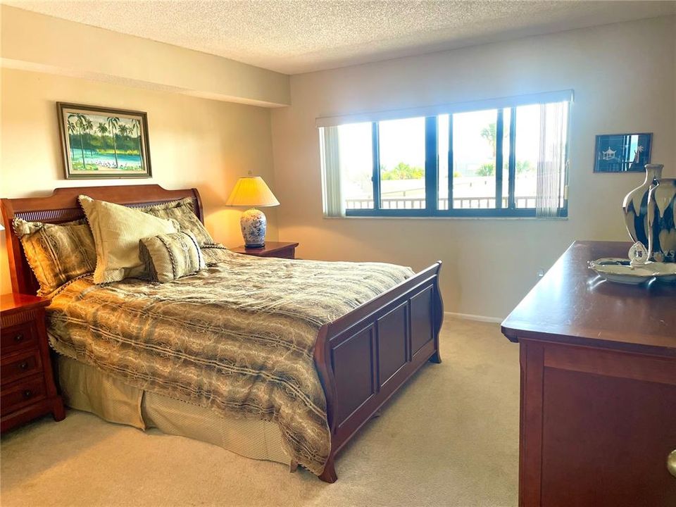 For Rent: $6,900 (2 beds, 2 baths, 1464 Square Feet)