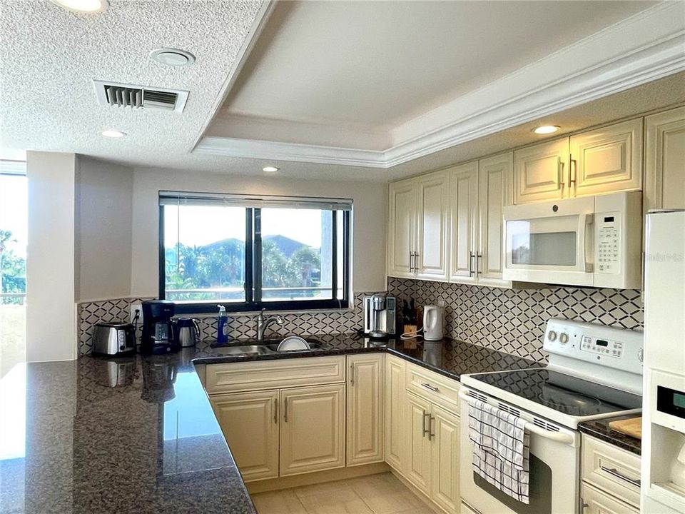 For Rent: $6,900 (2 beds, 2 baths, 1464 Square Feet)