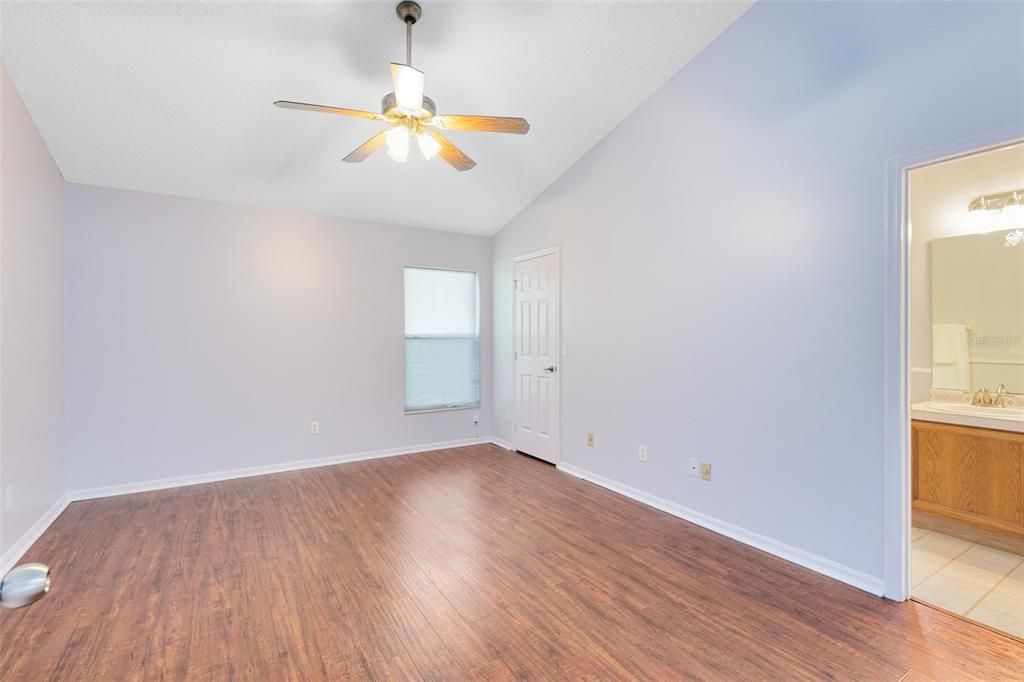 Active With Contract: $549,900 (4 beds, 3 baths, 2579 Square Feet)