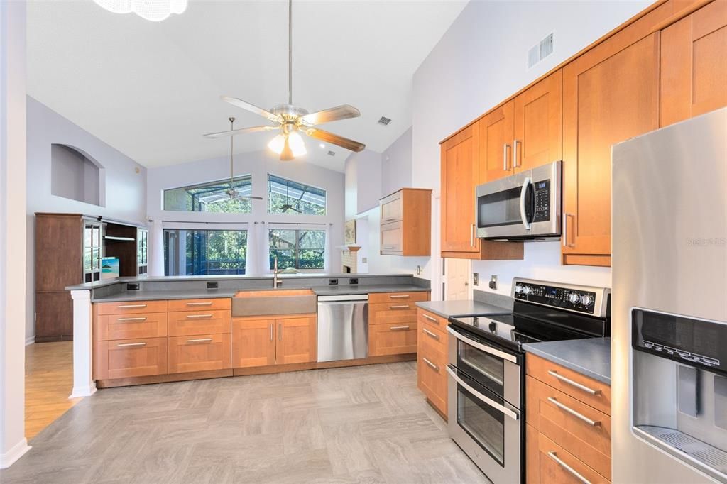 Active With Contract: $549,900 (4 beds, 3 baths, 2579 Square Feet)