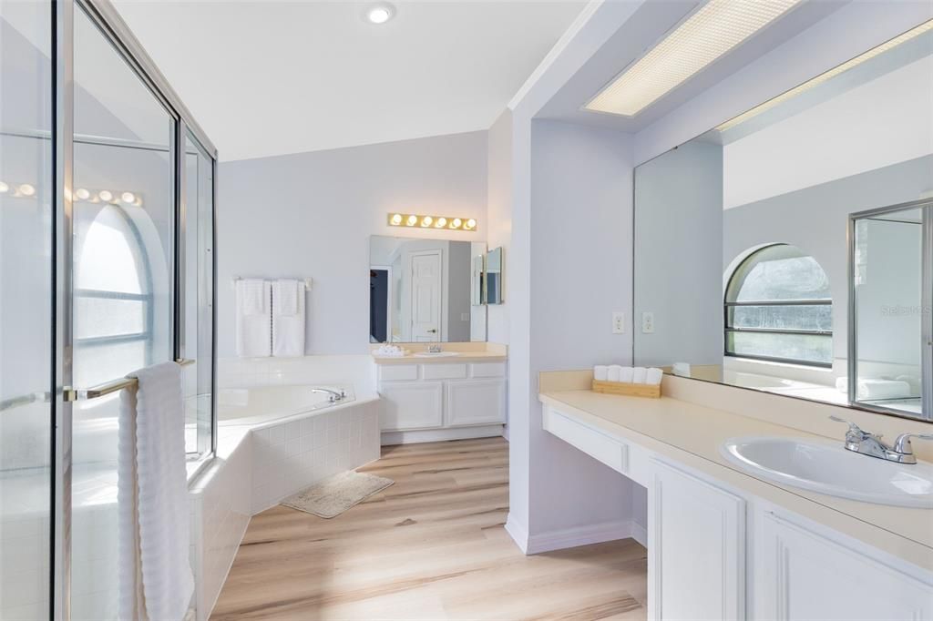 Active With Contract: $549,900 (4 beds, 3 baths, 2579 Square Feet)