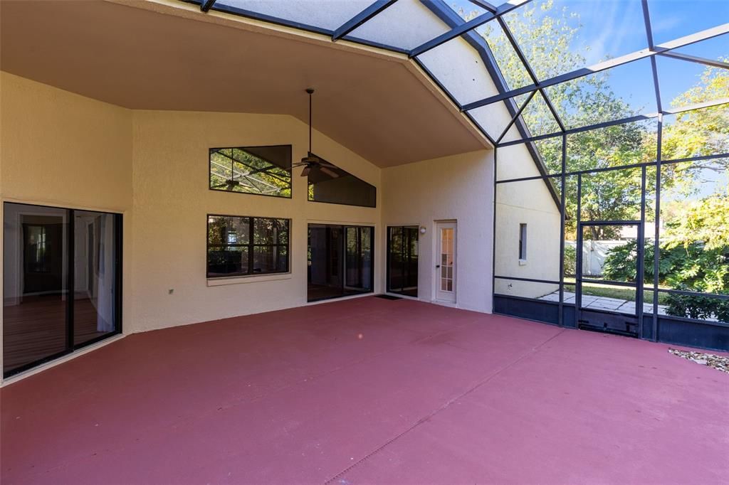 Active With Contract: $549,900 (4 beds, 3 baths, 2579 Square Feet)