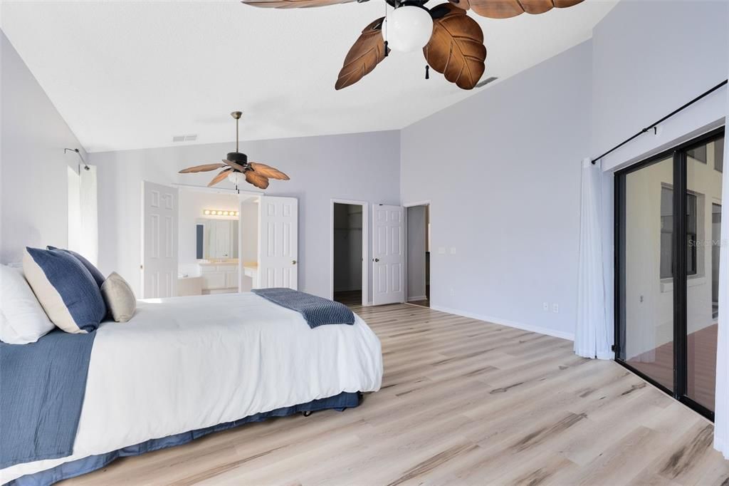 Active With Contract: $549,900 (4 beds, 3 baths, 2579 Square Feet)