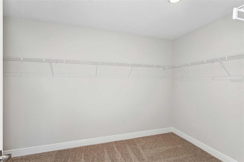 For Sale: $555,324 (5 beds, 3 baths, 3183 Square Feet)