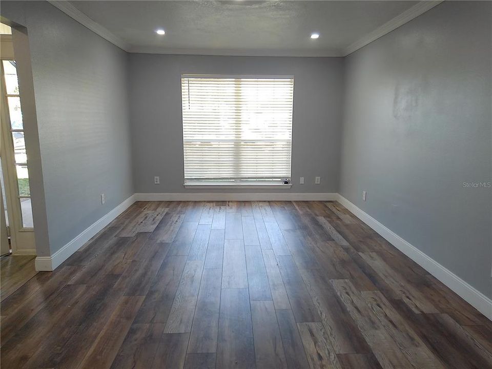 For Sale: $349,900 (4 beds, 2 baths, 2285 Square Feet)