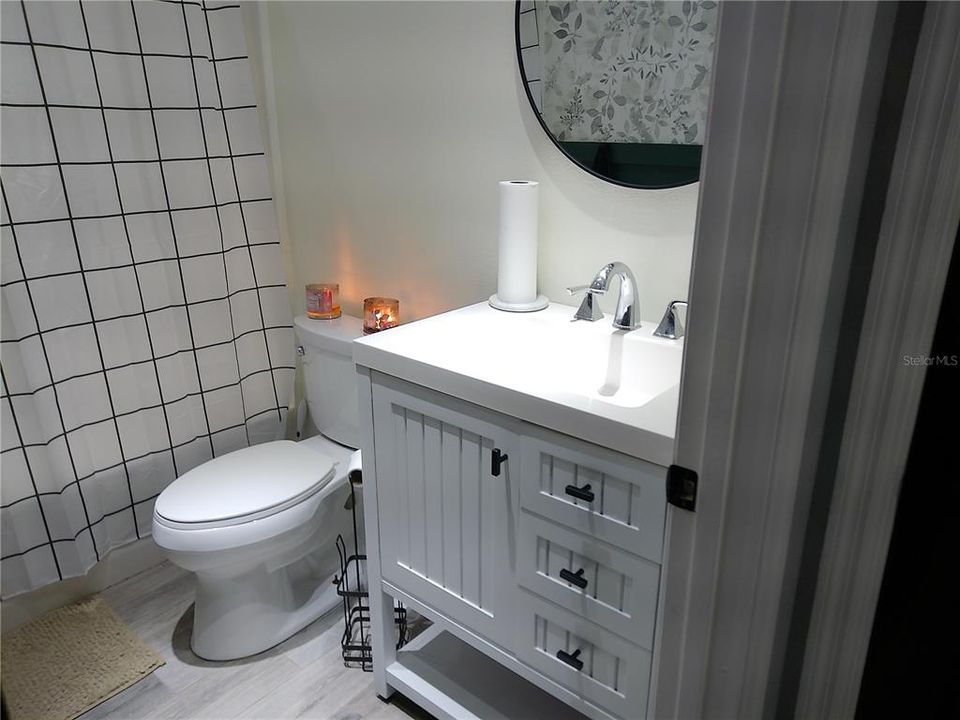 For Sale: $349,900 (4 beds, 2 baths, 2285 Square Feet)