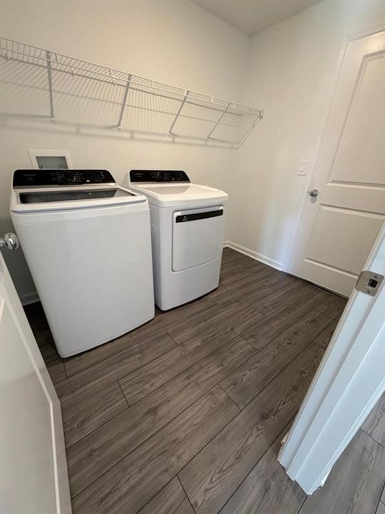 В аренду: $2,300 (4 спален, 2 ванн, 1821 Квадратных фут)