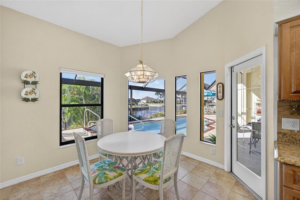 En Venta: $750,000 (3 camas, 2 baños, 2061 Pies cuadrados)