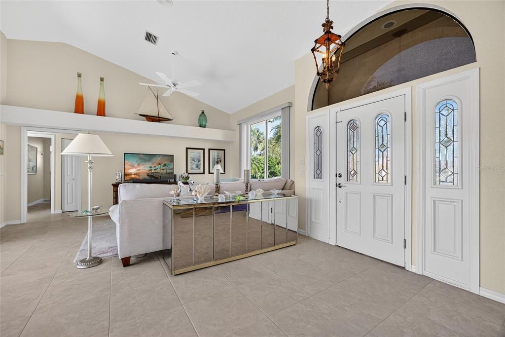 En Venta: $750,000 (3 camas, 2 baños, 2061 Pies cuadrados)