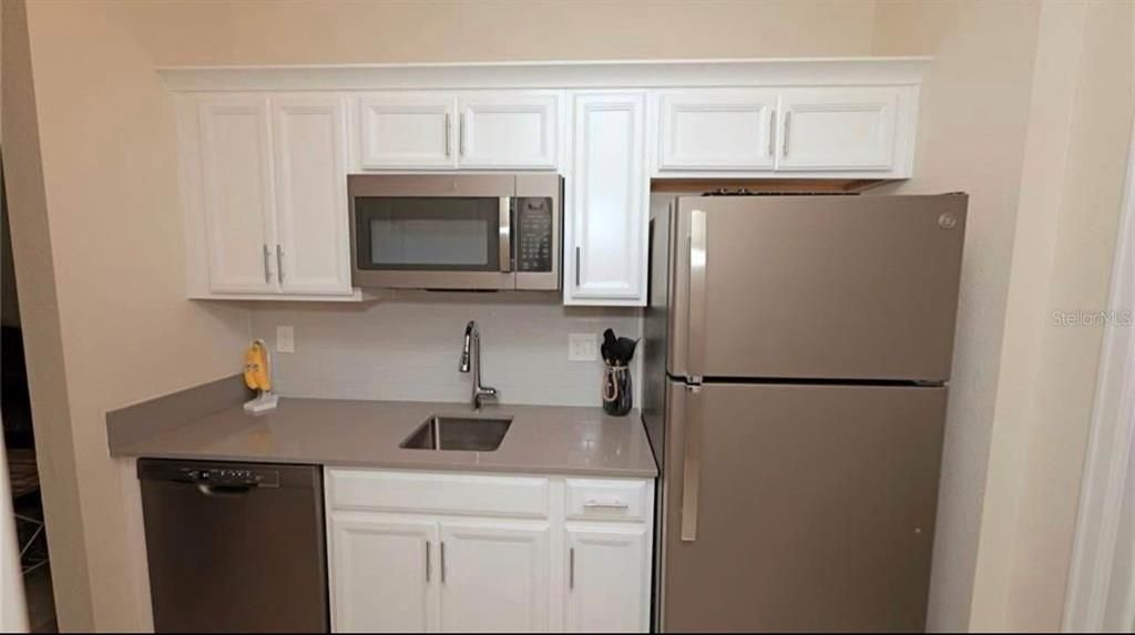 For Rent: $1,000 (1 beds, 1 baths, 482 Square Feet)