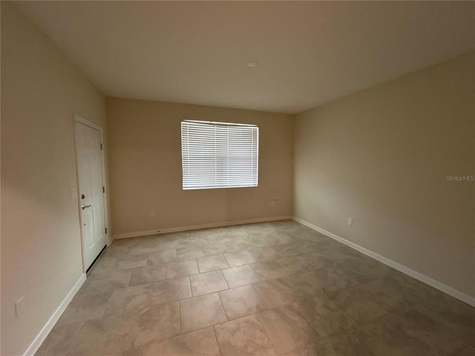 For Rent: $1,000 (1 beds, 1 baths, 482 Square Feet)