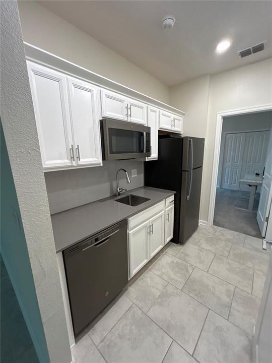 For Rent: $1,000 (1 beds, 1 baths, 482 Square Feet)