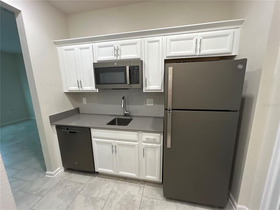 For Rent: $1,000 (1 beds, 1 baths, 482 Square Feet)