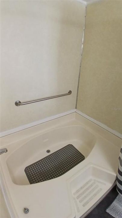 На продажу: $109,500 (2 спален, 2 ванн, 1152 Квадратных фут)