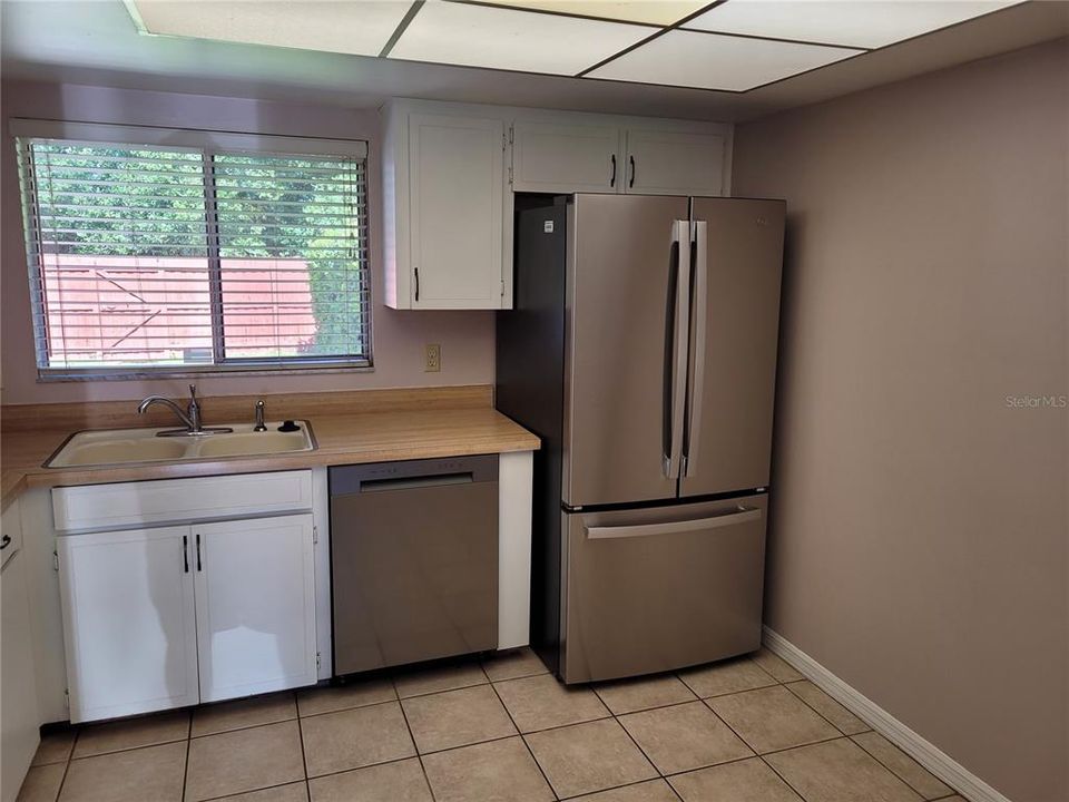 For Rent: $2,000 (3 beds, 2 baths, 1285 Square Feet)
