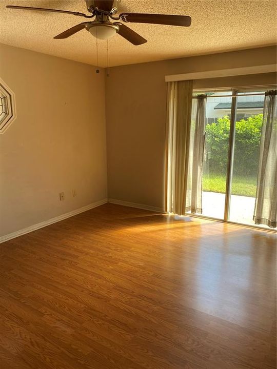 For Rent: $2,000 (3 beds, 2 baths, 1285 Square Feet)