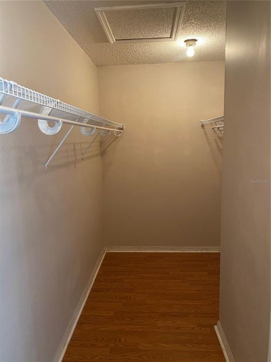 For Rent: $2,000 (3 beds, 2 baths, 1285 Square Feet)