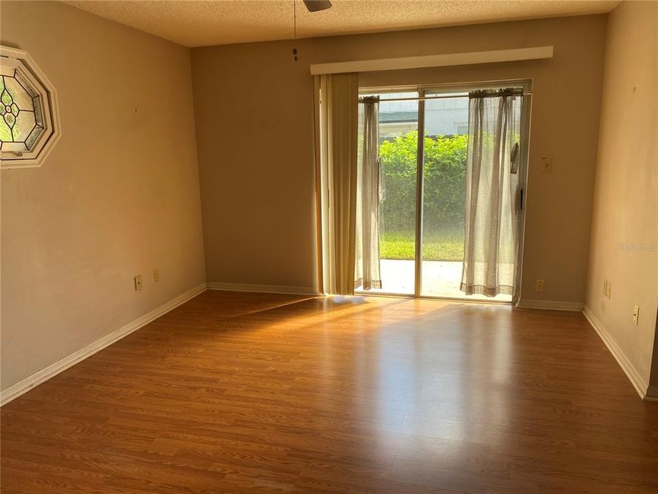For Rent: $2,000 (3 beds, 2 baths, 1285 Square Feet)