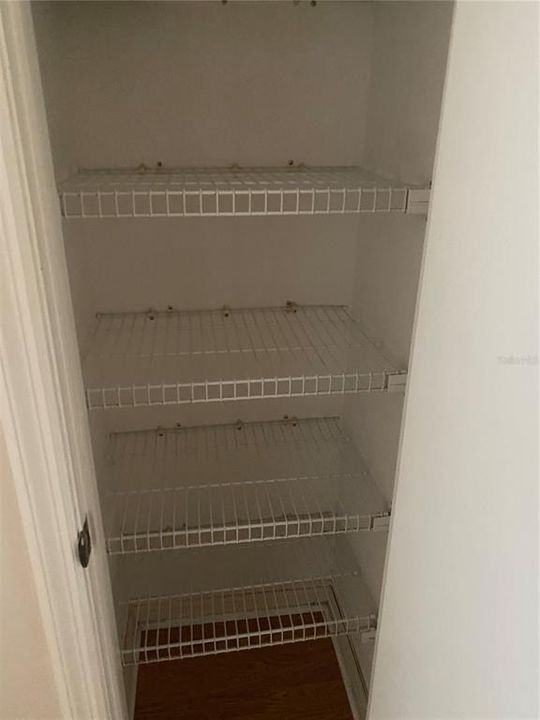 For Rent: $2,000 (3 beds, 2 baths, 1285 Square Feet)