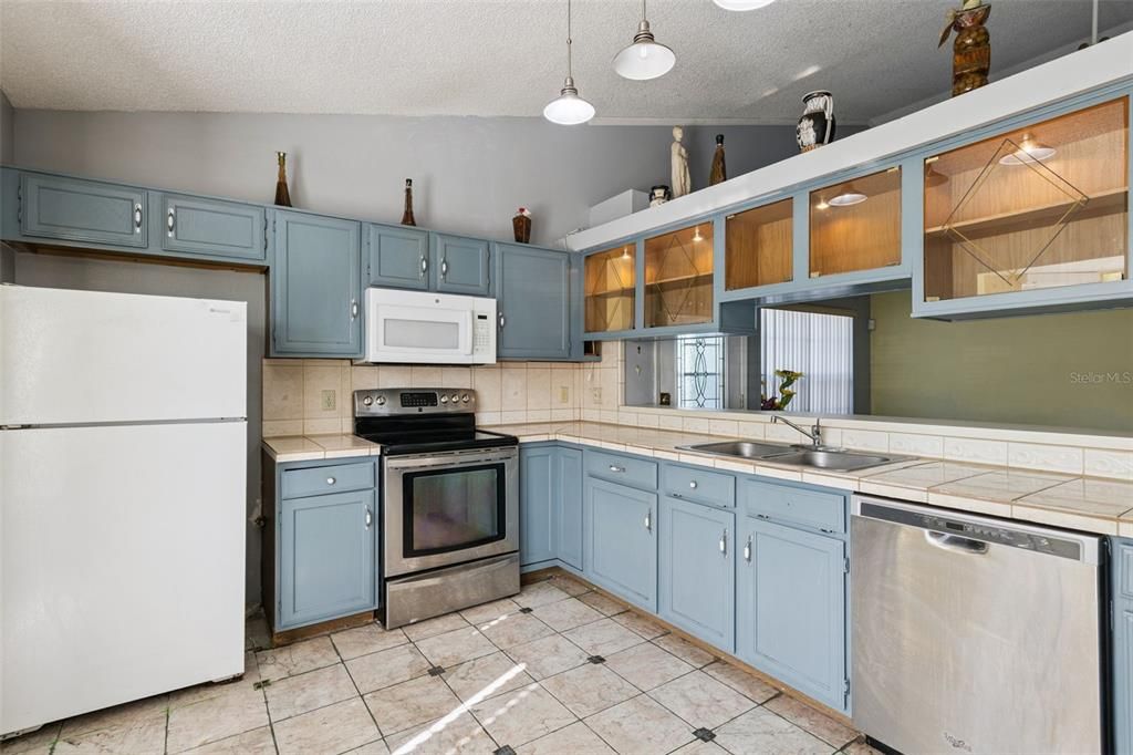 На продажу: $289,999 (3 спален, 2 ванн, 1462 Квадратных фут)