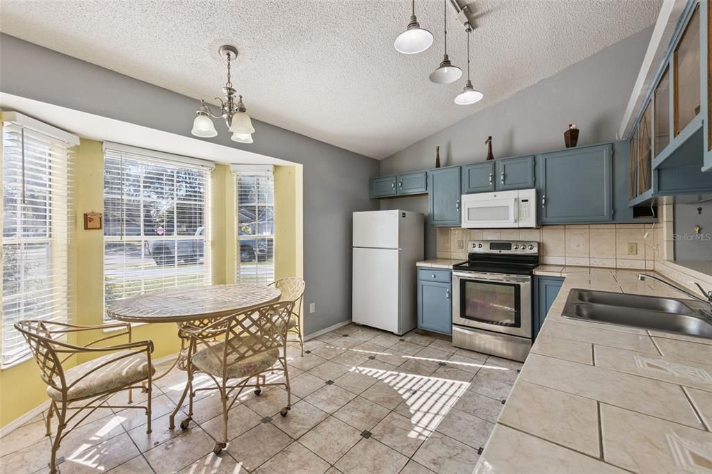 На продажу: $289,999 (3 спален, 2 ванн, 1462 Квадратных фут)