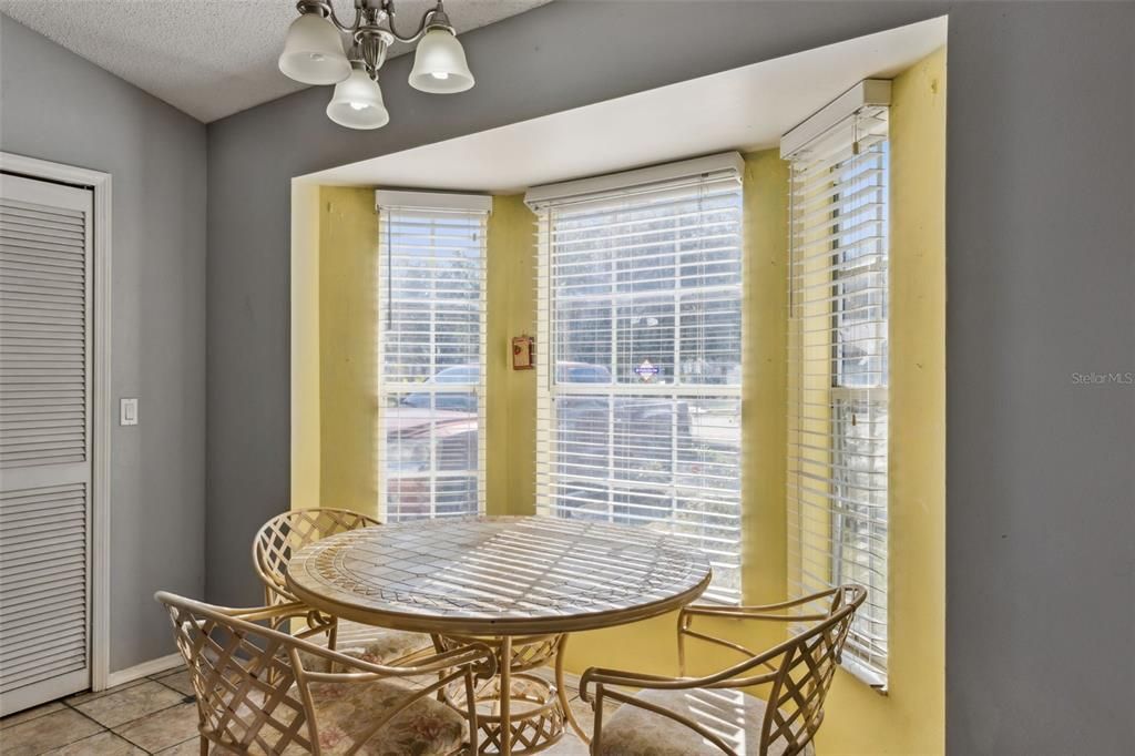 На продажу: $289,999 (3 спален, 2 ванн, 1462 Квадратных фут)