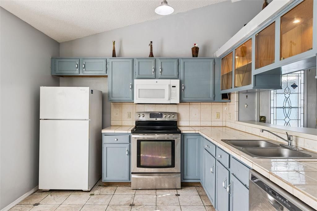 На продажу: $289,999 (3 спален, 2 ванн, 1462 Квадратных фут)