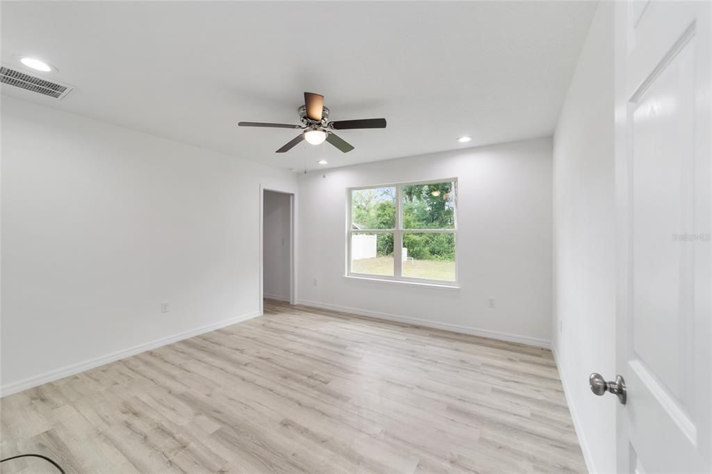 待售: $229,990 (3 贝兹, 2 浴室, 1287 平方英尺)