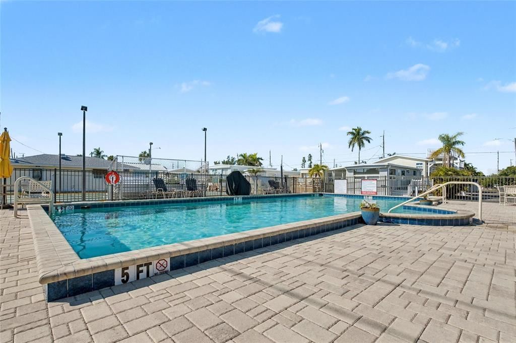 На продажу: $319,000 (1 спален, 1 ванн, 598 Квадратных фут)