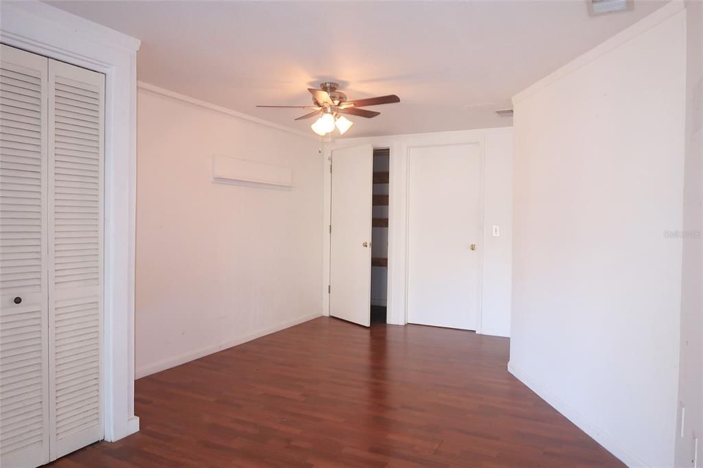 En Venta: $359,900 (0 camas, 0 baños, 2466 Pies cuadrados)