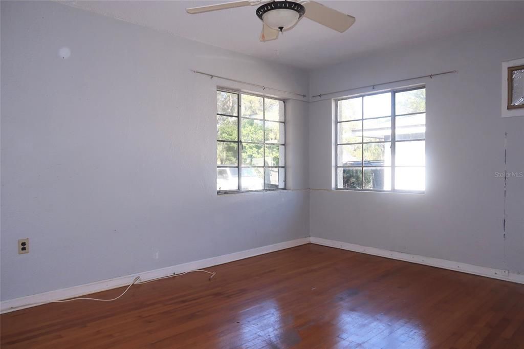 En Venta: $359,900 (0 camas, 0 baños, 2466 Pies cuadrados)