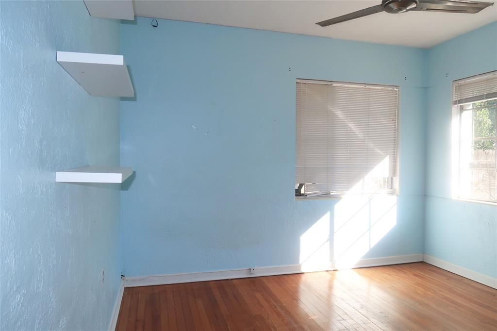 En Venta: $359,900 (0 camas, 0 baños, 2466 Pies cuadrados)