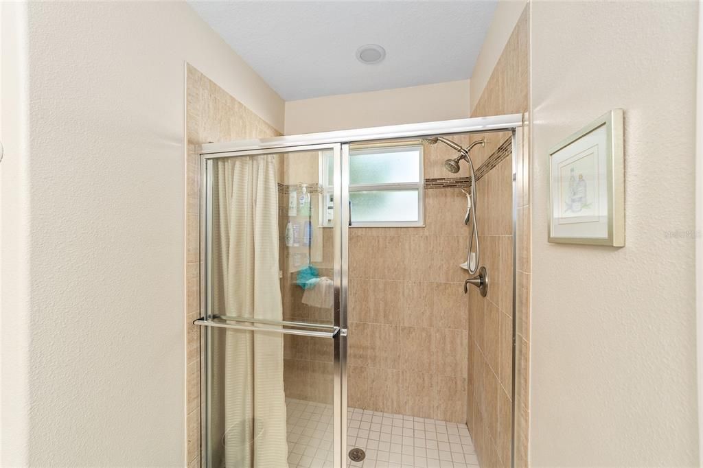 На продажу: $399,900 (3 спален, 2 ванн, 1888 Квадратных фут)