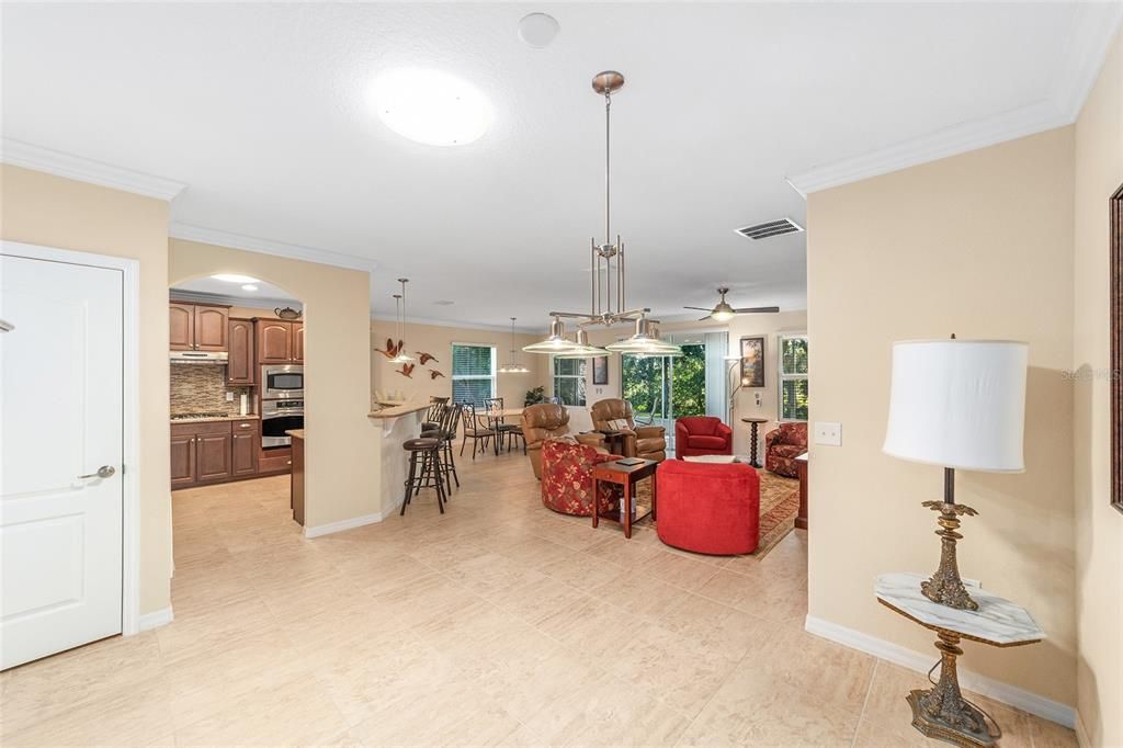 На продажу: $399,900 (3 спален, 2 ванн, 1888 Квадратных фут)