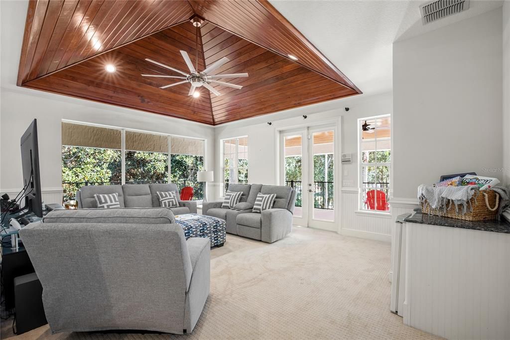 For Sale: $2,600,000 (5 beds, 4 baths, 5366 Square Feet)