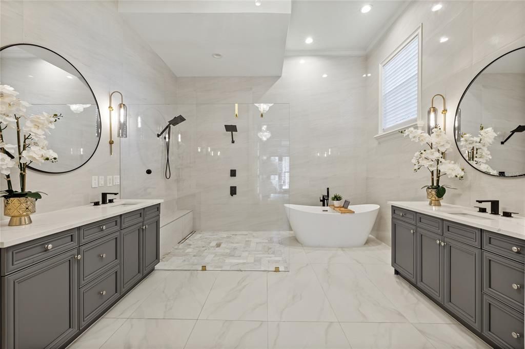 For Sale: $2,600,000 (5 beds, 4 baths, 5366 Square Feet)