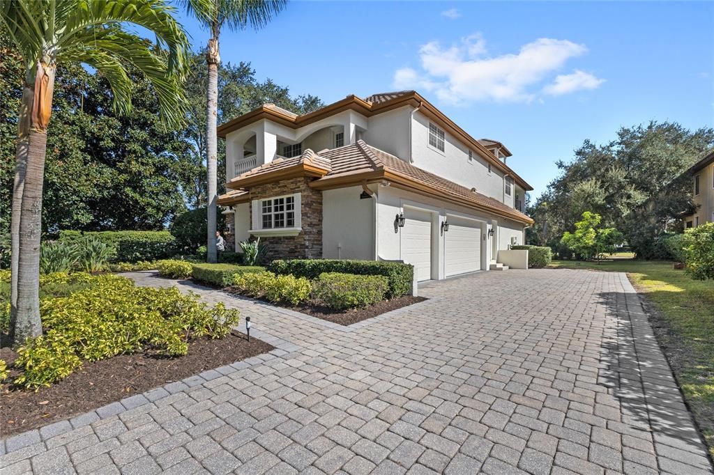 For Sale: $2,600,000 (5 beds, 4 baths, 5366 Square Feet)