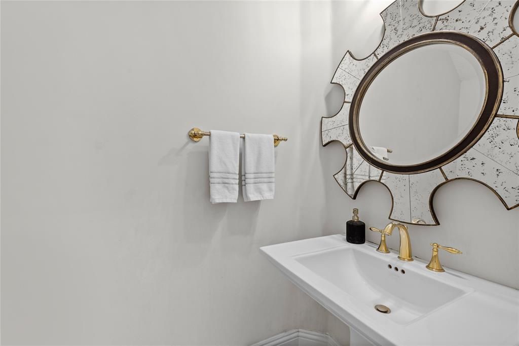 For Sale: $2,600,000 (5 beds, 4 baths, 5366 Square Feet)