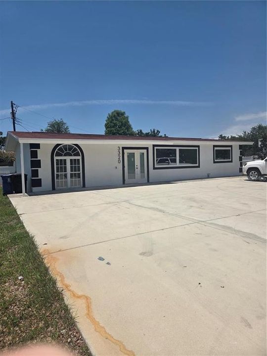 For Rent: $3,000 (3 beds, 1 baths, 1171 Square Feet)