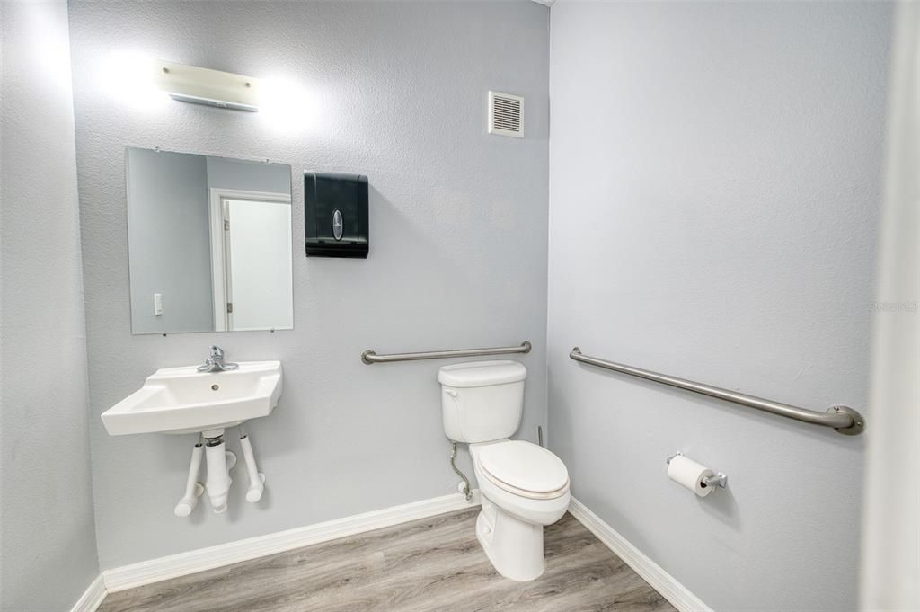 На продажу: $57,600 (0 спален, 0 ванн, 2441 Квадратных фут)