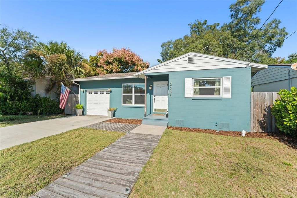 待售: $414,900 (2 贝兹, 1 浴室, 942 平方英尺)