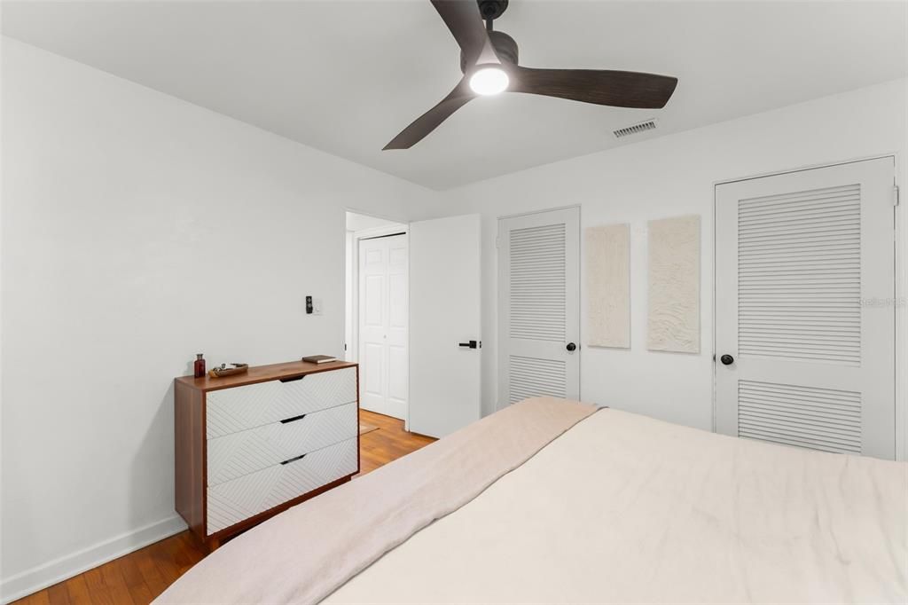 待售: $414,900 (2 贝兹, 1 浴室, 942 平方英尺)