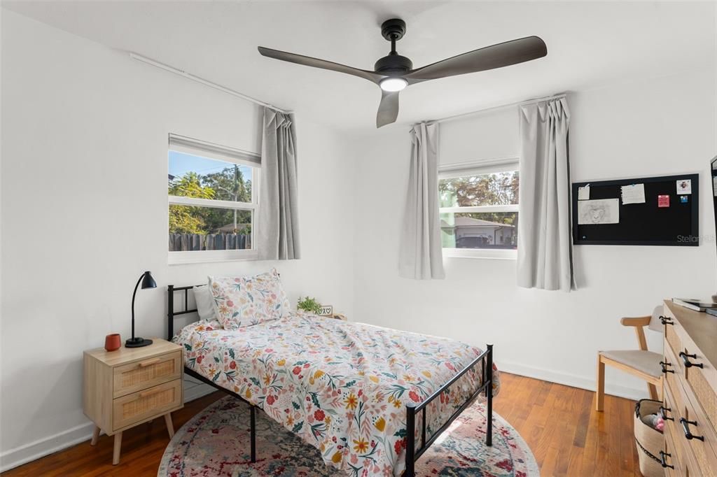 待售: $414,900 (2 贝兹, 1 浴室, 942 平方英尺)