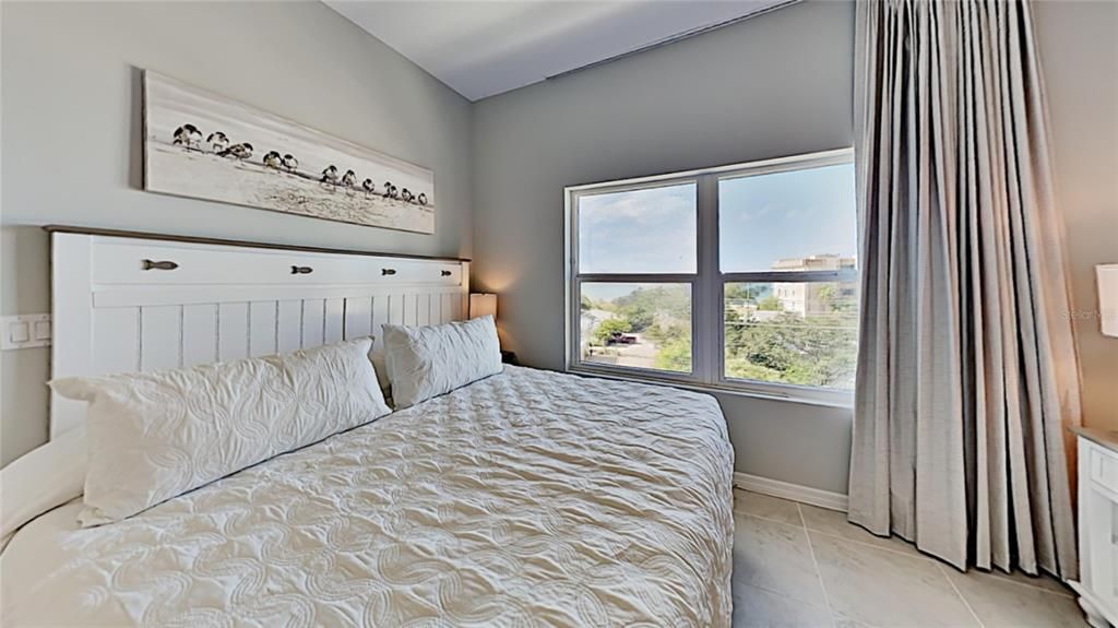 На продажу: $599,000 (2 спален, 2 ванн, 762 Квадратных фут)