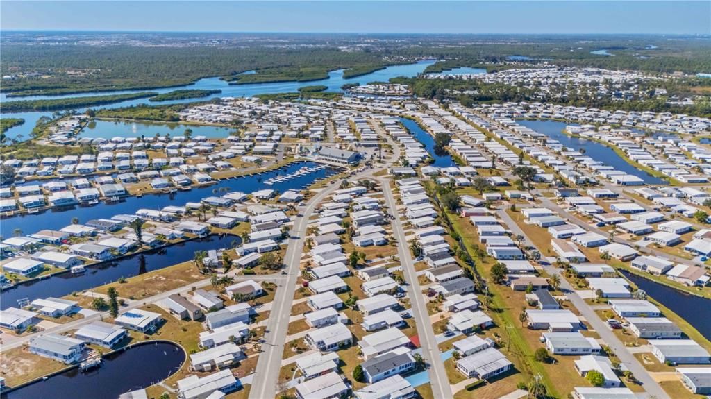 For Sale: $229,900 (2 beds, 2 baths, 1368 Square Feet)