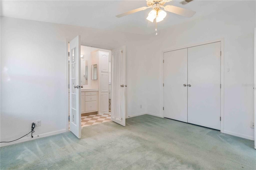 For Sale: $229,900 (2 beds, 2 baths, 1368 Square Feet)